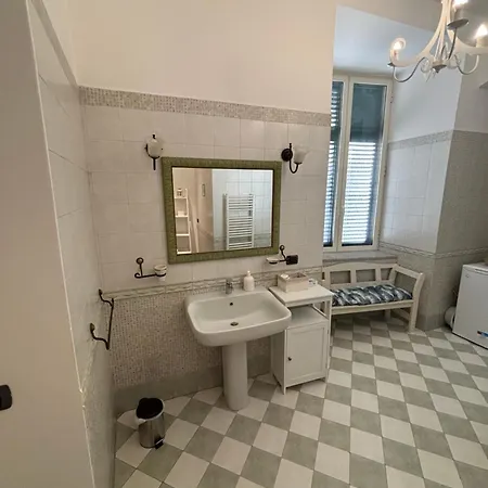 Oda ve Kahvaltı La Casa Di Luca 4*